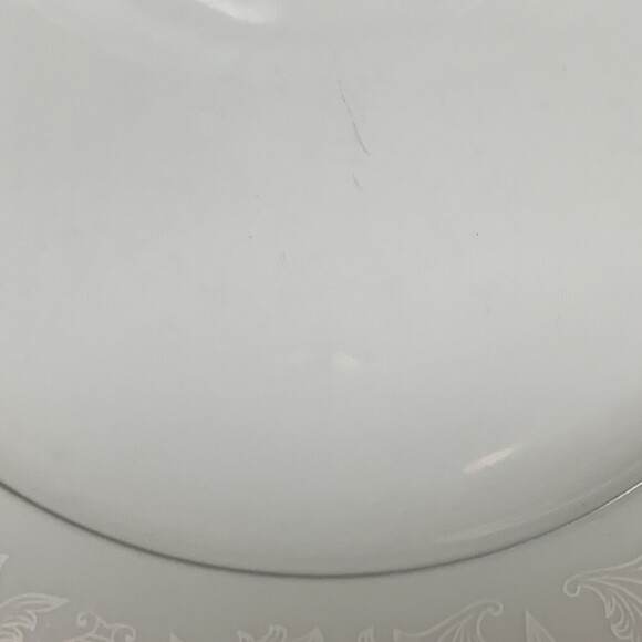Crown Victoria Fine China Lovelace White Dinner Plates Made in Japan Lot of 2 - Picture 8 of 12